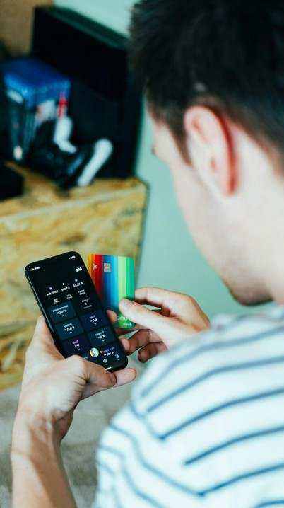 LLOltinQadam fon